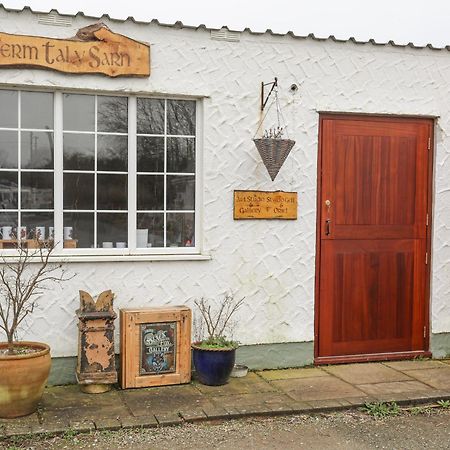 Tal Sarn Shepherd Hut Llanfairpwllgwyngyll Exterior foto